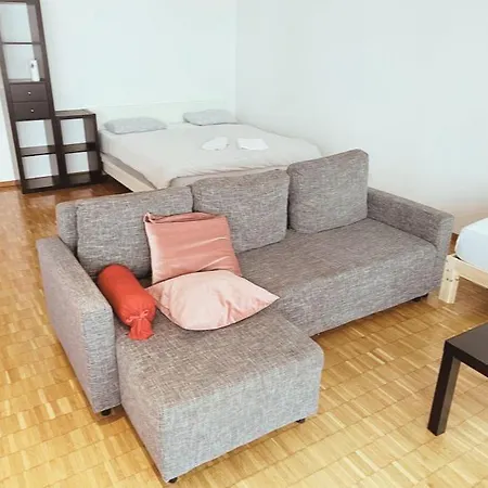 City Center Apartments In Zurich Downtown With Balcony Bad Mull Jak